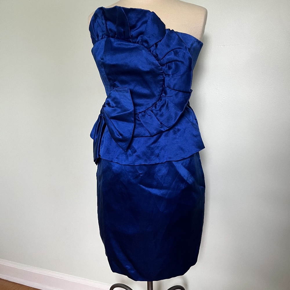 Blue strapless cocktail dress